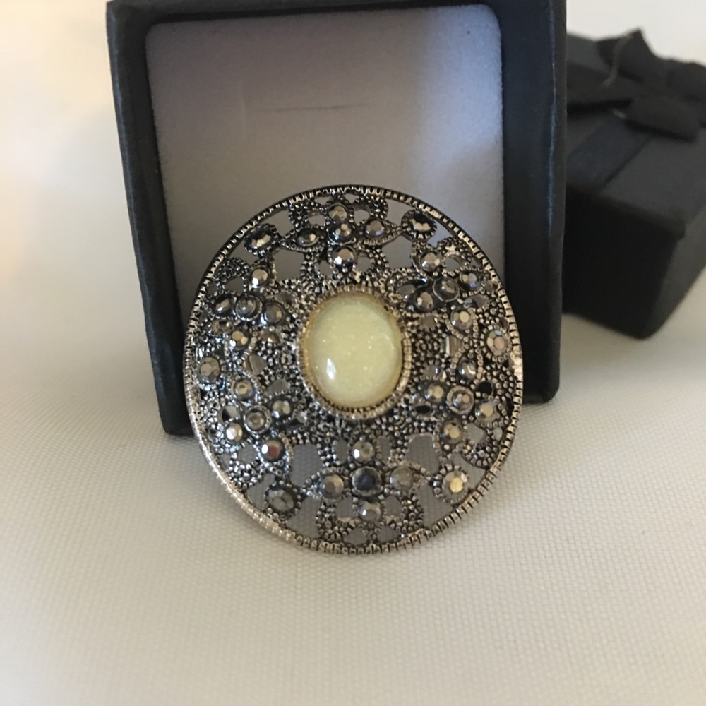 Shimmering Filigree Better Quality Cocktail Ring